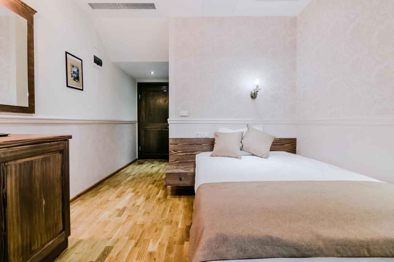Hotel Marina Pucioasa Екстериор снимка