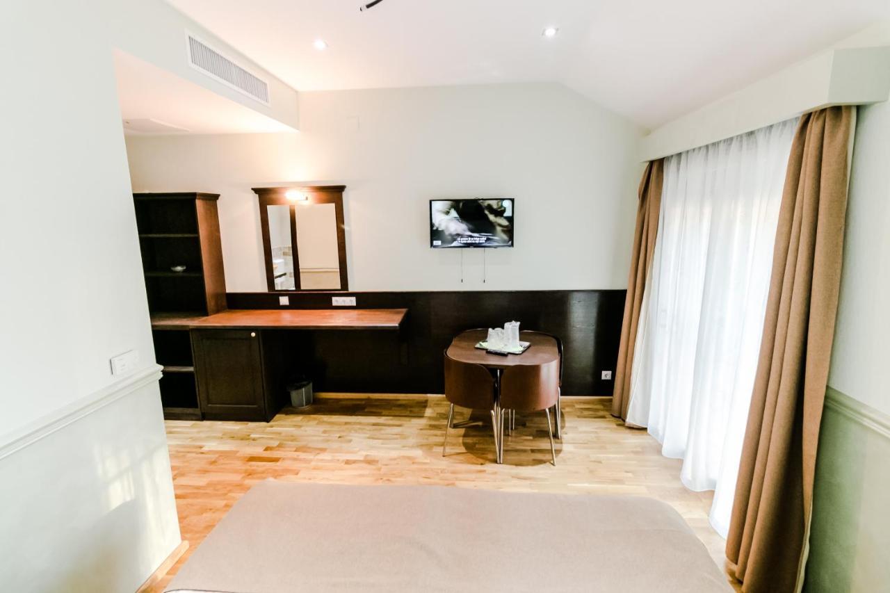 Hotel Marina Pucioasa Екстериор снимка